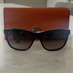 Tory Burch Sunglasses Black/Brown Gradient with Case